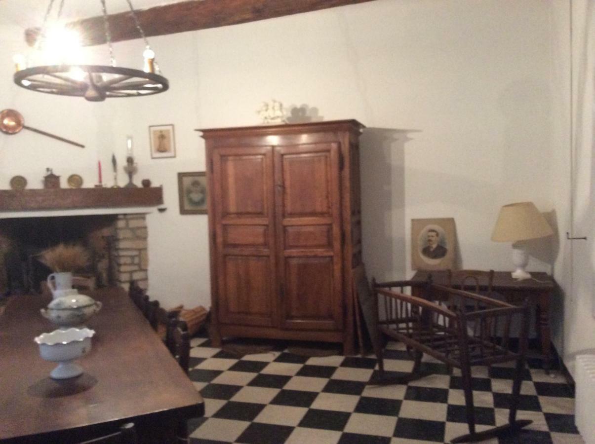 Maison Daumas Billard Francais Et Piscine Robion en Luberon Exterior foto